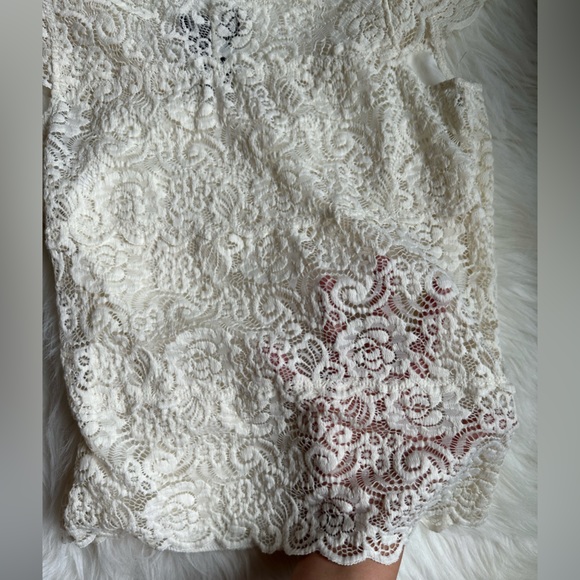 Wet Seal Women’s Lace Cream Top - Picture 4 of 4